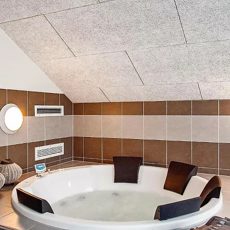 Tatil Evi 12 Person In Hasselberg