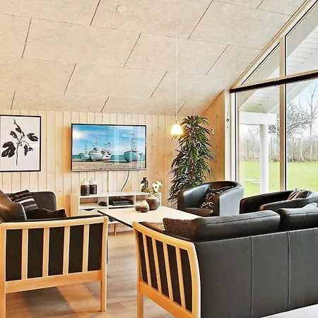 12 Person In Hasselberg *